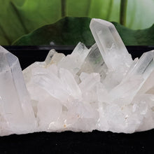 Load image into Gallery viewer, White Quartz Cluster Grate for Gifts
